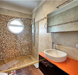 3 bedroom seaside villa with pool, Acharavi, sleeps 5